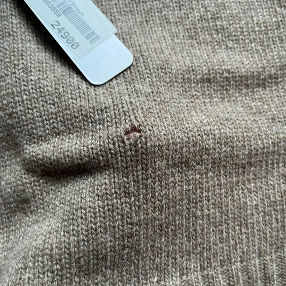 SOLD Cashmere & Wool shall collar sweater from the Nordic Store, Iceland. - Picture 4 of 5